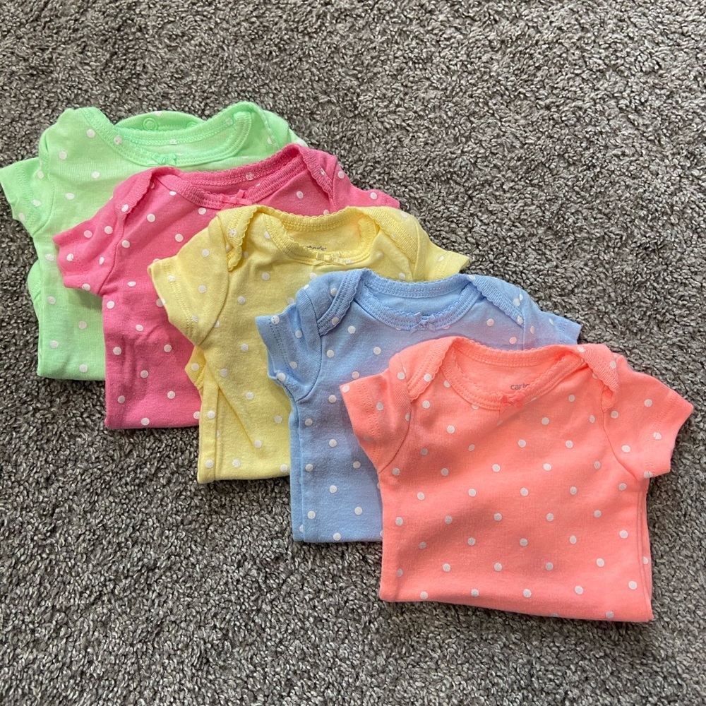 T-shirt polka dot onesies